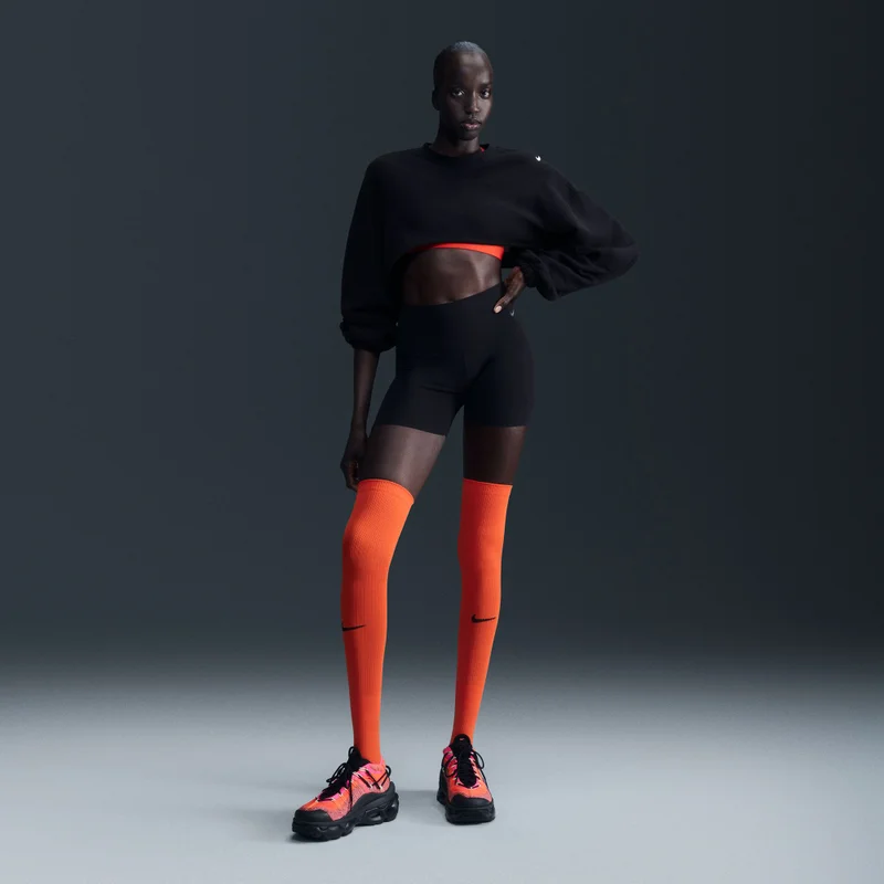 نايكي زينفي شورت جنتيل-سابورت بايكر بخصر عالي للنساء - 13 سم (تقريبًا)